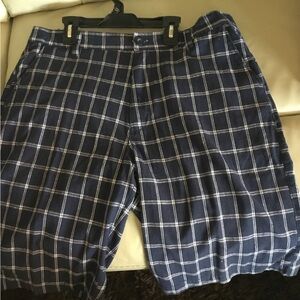 MENS blue check shorts, size 36” 4 pockets